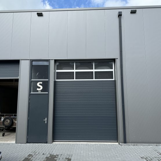 Te huur Bedrijfsunit (75 m2 + 48 m2) Leerlooierstraat 10-S te Sneek